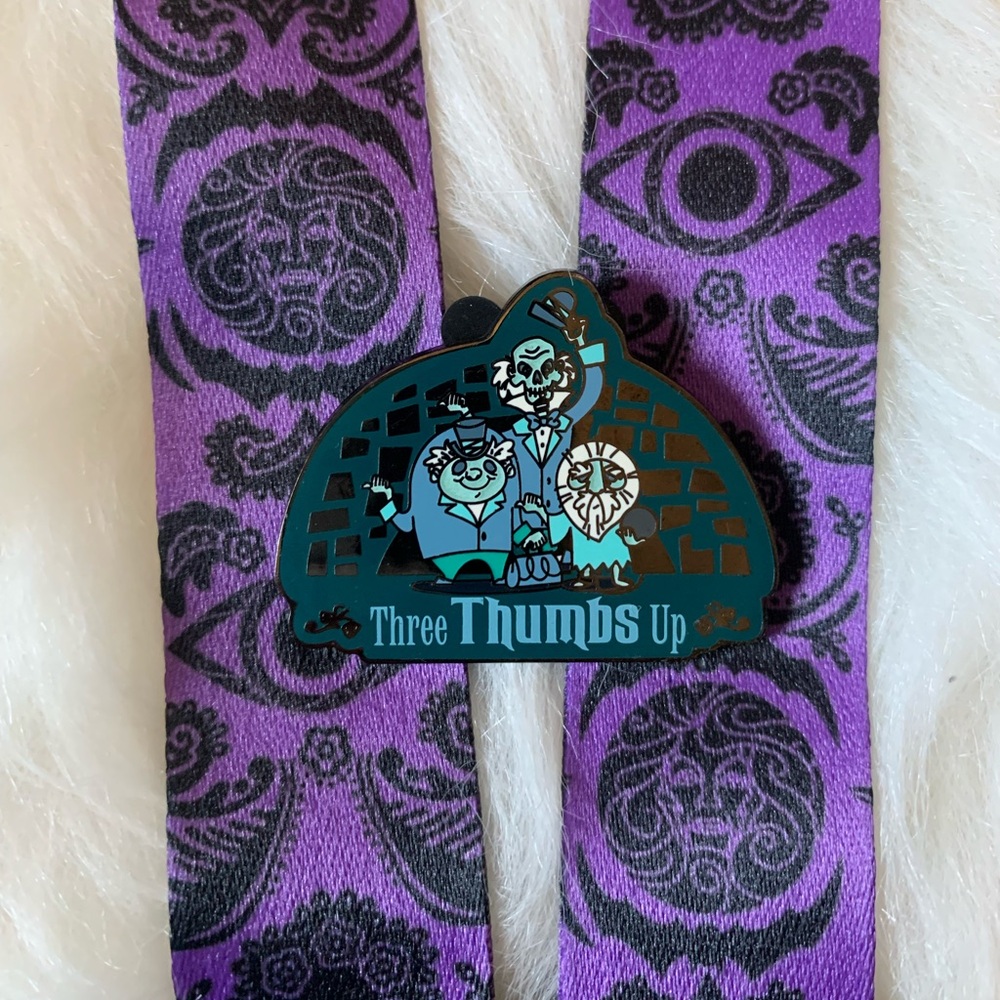 Disney Parks Haunted Mansion Hitchhiking Ghosts Glow In The Dark Collector’s Pin